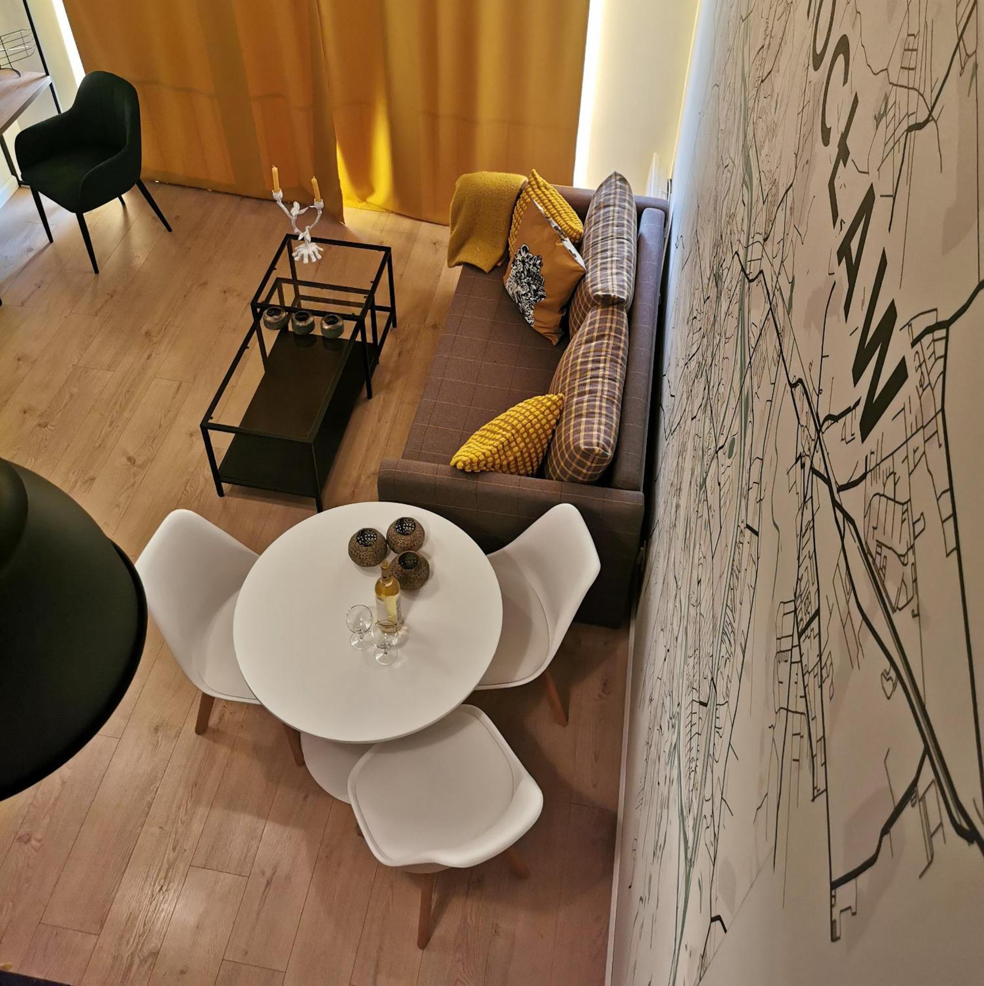 Travel&Sleep Airport Apartment Zarembowicza Вроцлав Екстер'єр фото