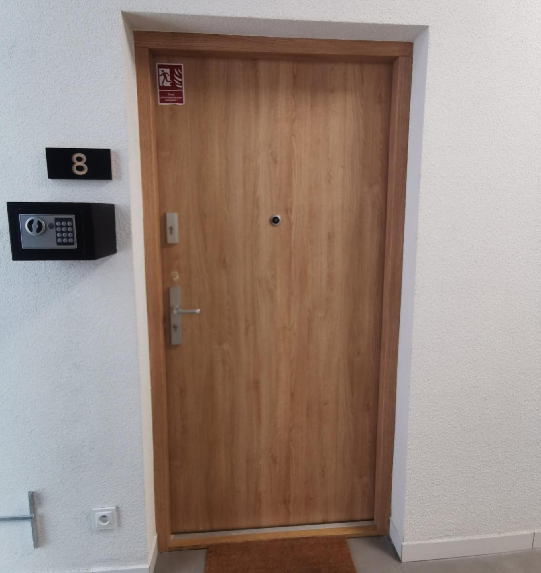 Travel&Sleep Airport Apartment Zarembowicza Вроцлав Екстер'єр фото