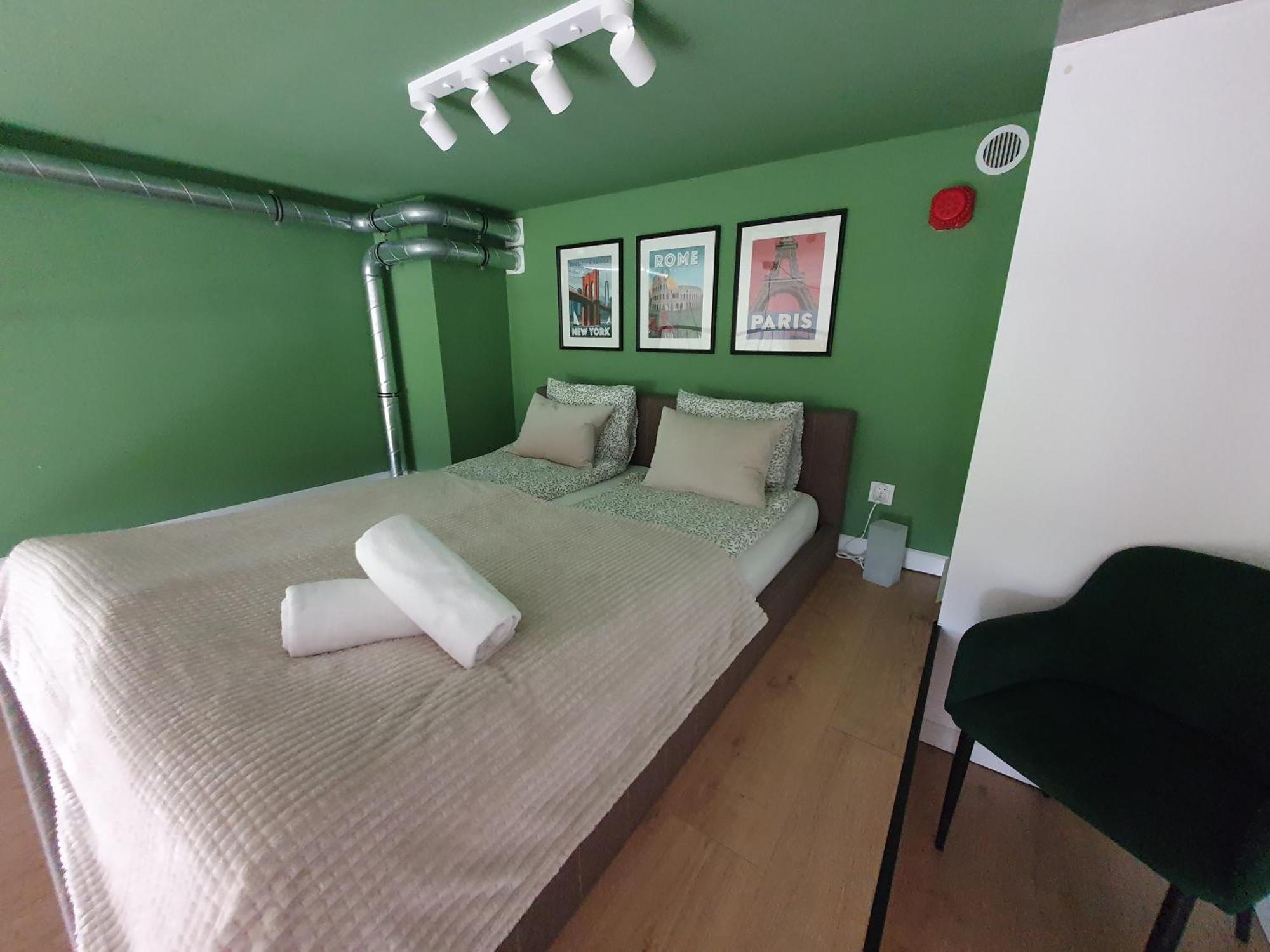 Travel&Sleep Airport Apartment Zarembowicza Вроцлав Екстер'єр фото